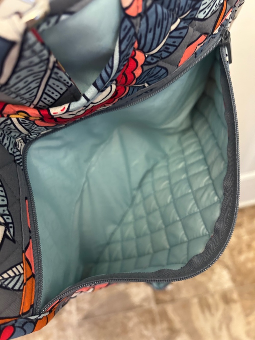 Vera Bradley Hanging Travel Organizer Gray Quilted Floral - Picture 8 of 10